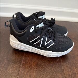 New balance boys Fresh Foam 3000v7 Rubber Molded cleats 13.5